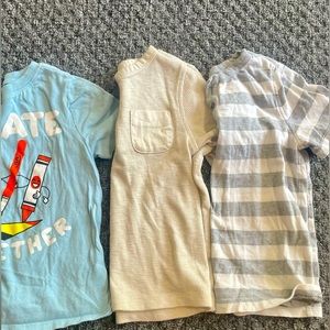 3/$15 EUC Old Navy 4T 3 Short Sleeve Shirts